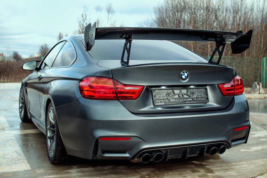 Rear trunk spoiler GT4 style for the BMW M4 F82