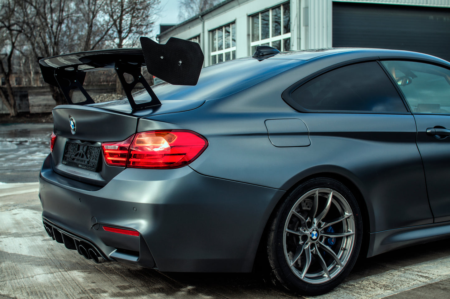 Rear trunk spoiler GT4 style for the BMW M4 F82