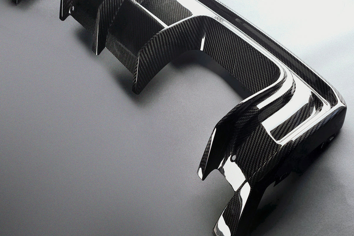 Rear diffuser V style for the BMW M3 G80 / G81 | M4 G82 / G83
