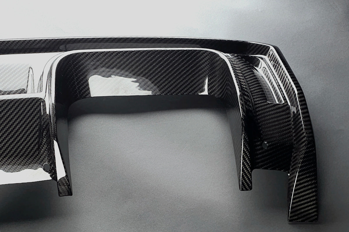 Rear diffuser V style for the BMW M3 G80 / G81 | M4 G82 / G83