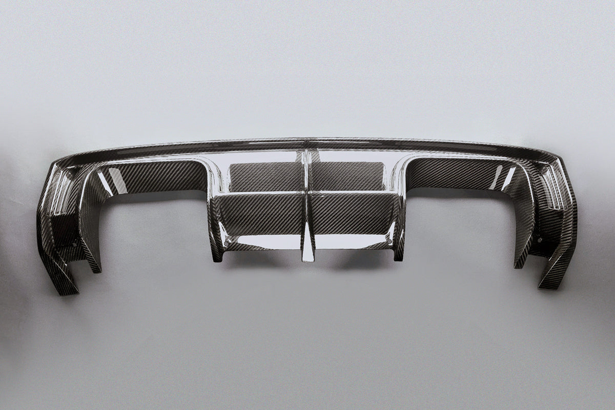 Rear diffuser V style for the BMW M3 G80 / G81 | M4 G82 / G83