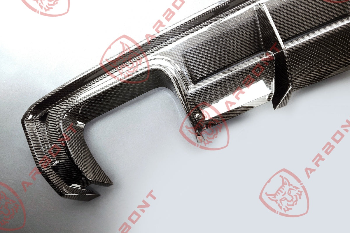 STOCK - Rear diffuser V style for the BMW M3 G80 / G81 | M4 G82 / G83